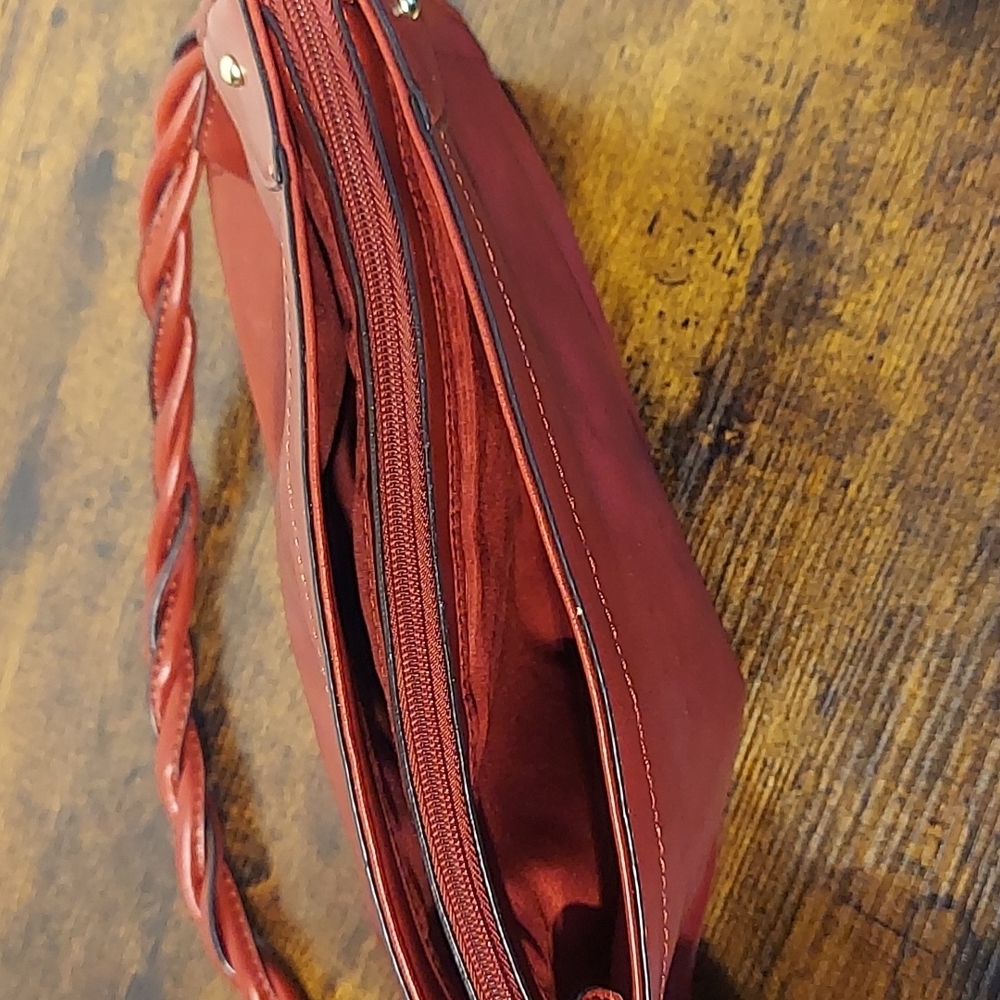 Relic Shoulder Bag Red - Picture 7 of 9